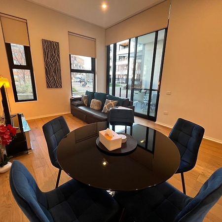 Luxe 2Br Executive Apartment Kingston Pool Parking Wifi Bbq Wine מראה חיצוני תמונה