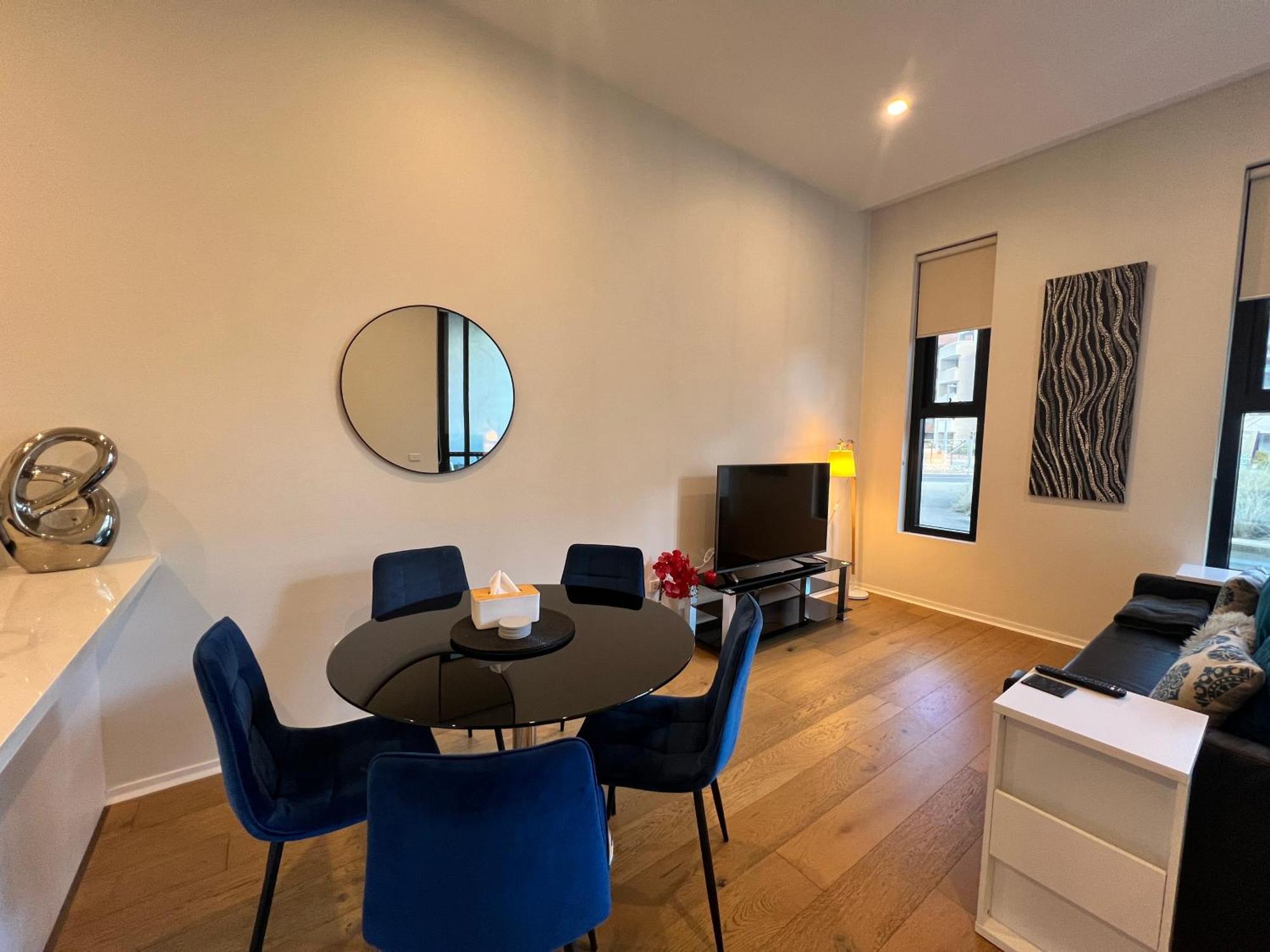 Luxe 2Br Executive Apartment Kingston Pool Parking Wifi Bbq Wine מראה חיצוני תמונה